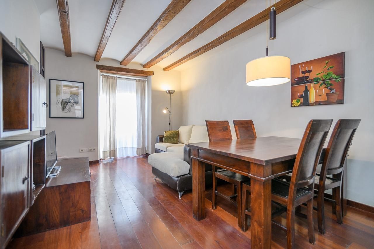Living room of Flat to rent in  Barcelona Capital  with Air Conditioner, Heating and Parquet flooring