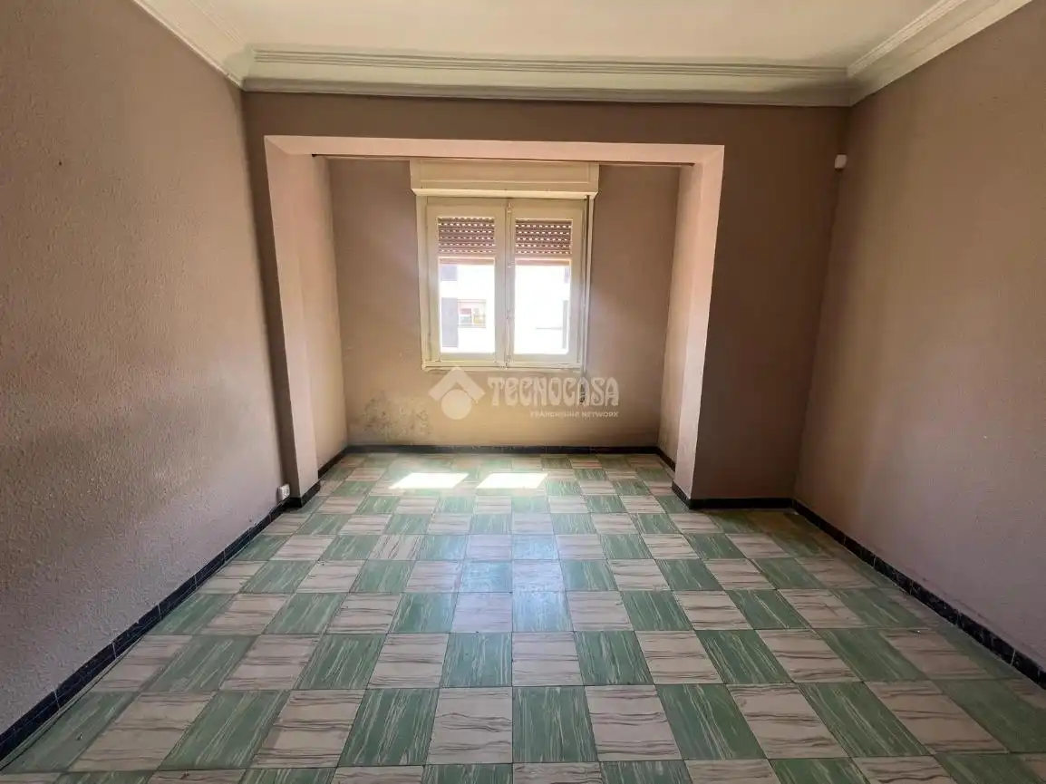 Flat for sale in Zaragoza  with Balcony