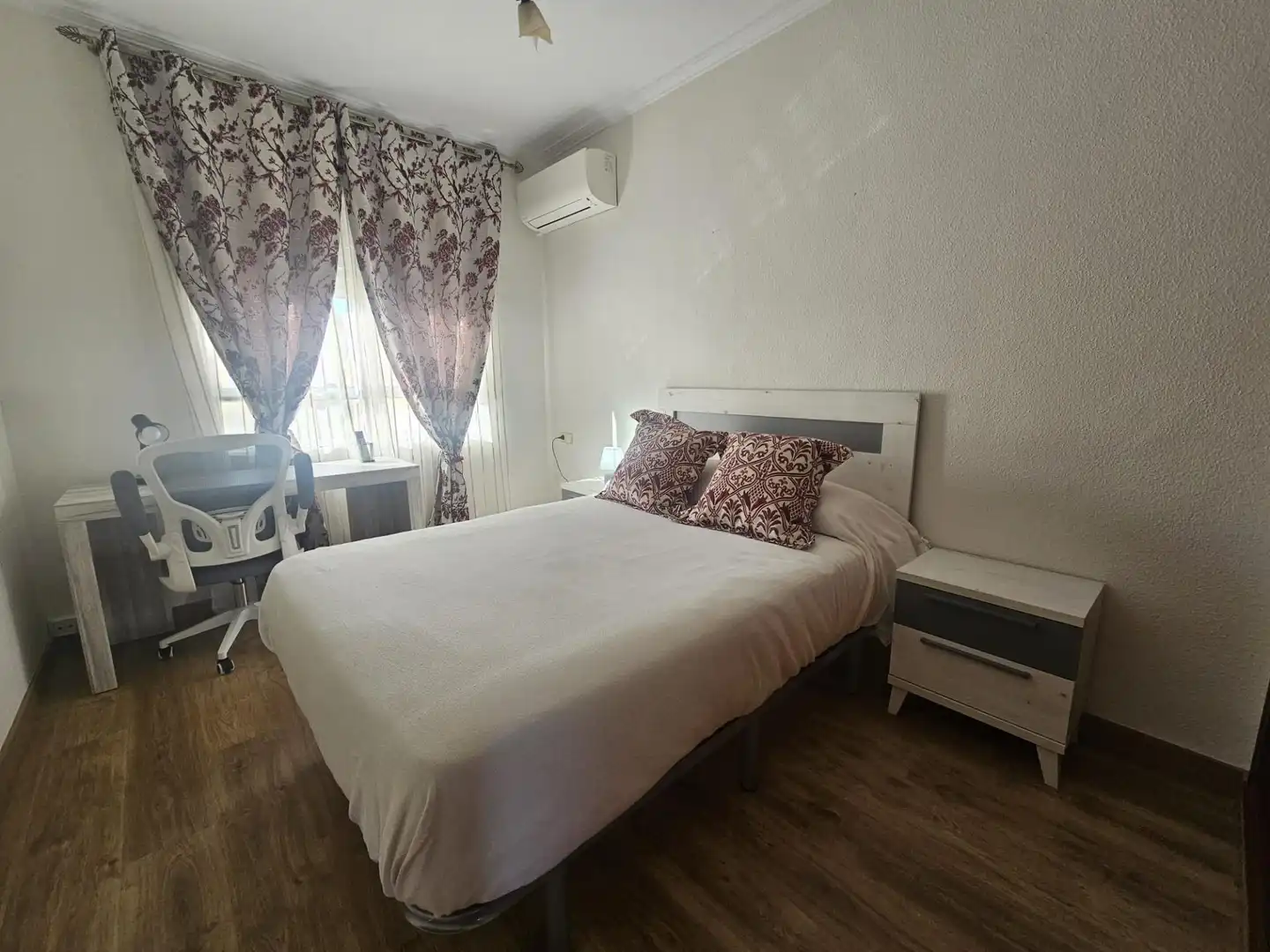 Schlafzimmer von Wohnung zur untervermieten in Cartagena mit Klimaanlage und Möbliert