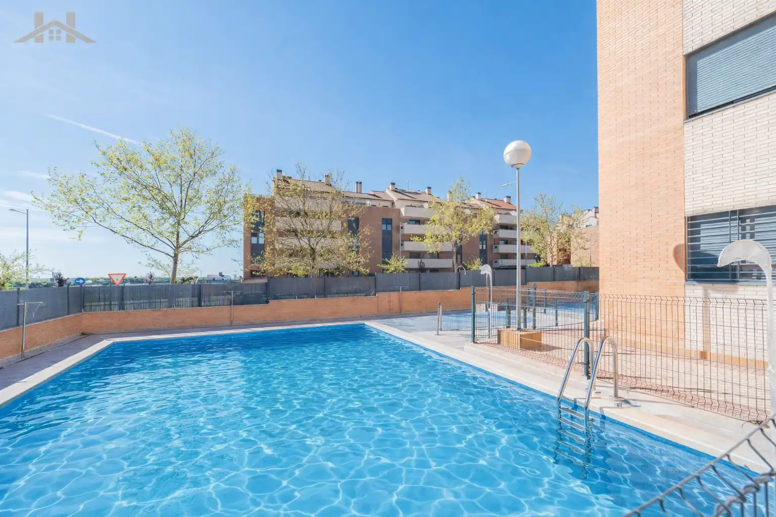 Piscina de Pis en venda en Navalcarnero amb Aire condicionat, Calefacció i Parquet