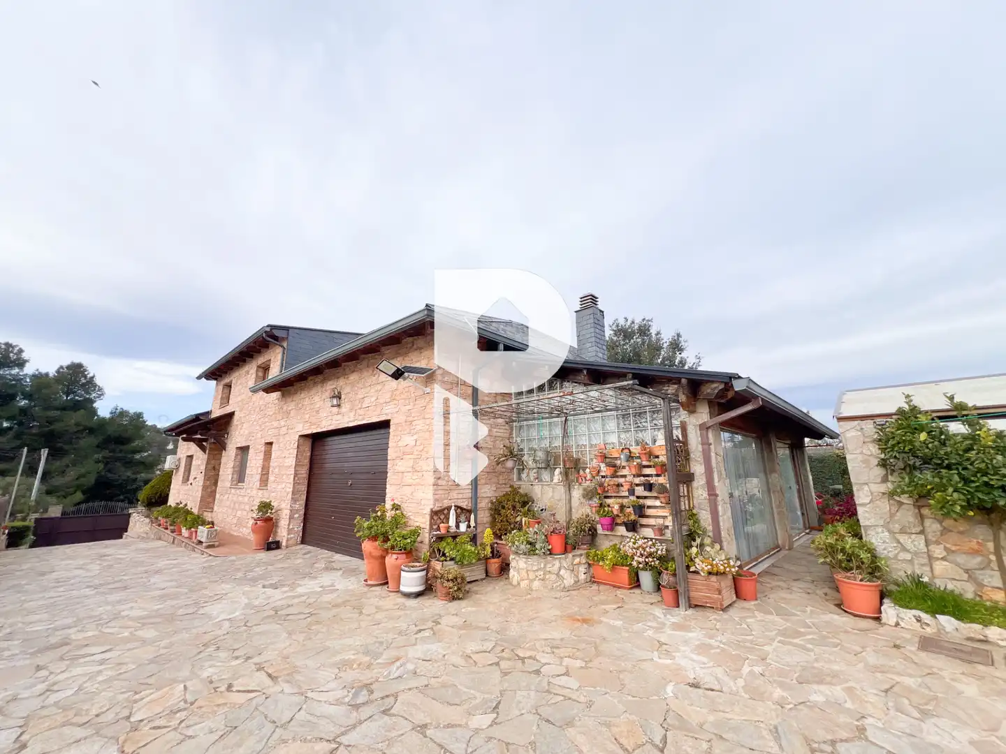 Vista exterior de Casa o xalet en venda en Vallirana amb Aire condicionat, Calefacció i Jardí privat
