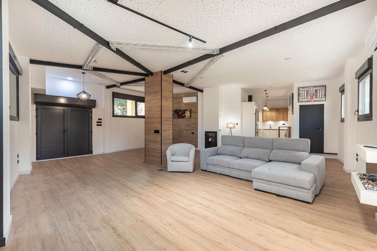 Living room of Study for sale in  Granada Capital  with Air Conditioner, Heating and Parquet flooring