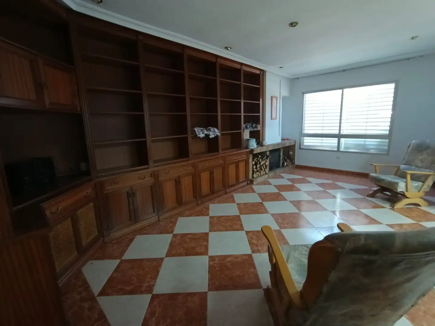Sala d'estar de Casa adosada en venda en Cáceres amb Traster