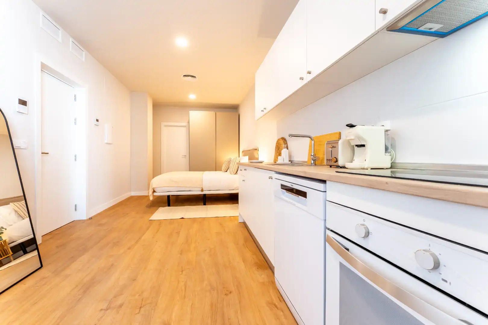 Habitación de Estudio de alquiler en Sevilla con Aire acondicionado, Calefacción y Amueblado