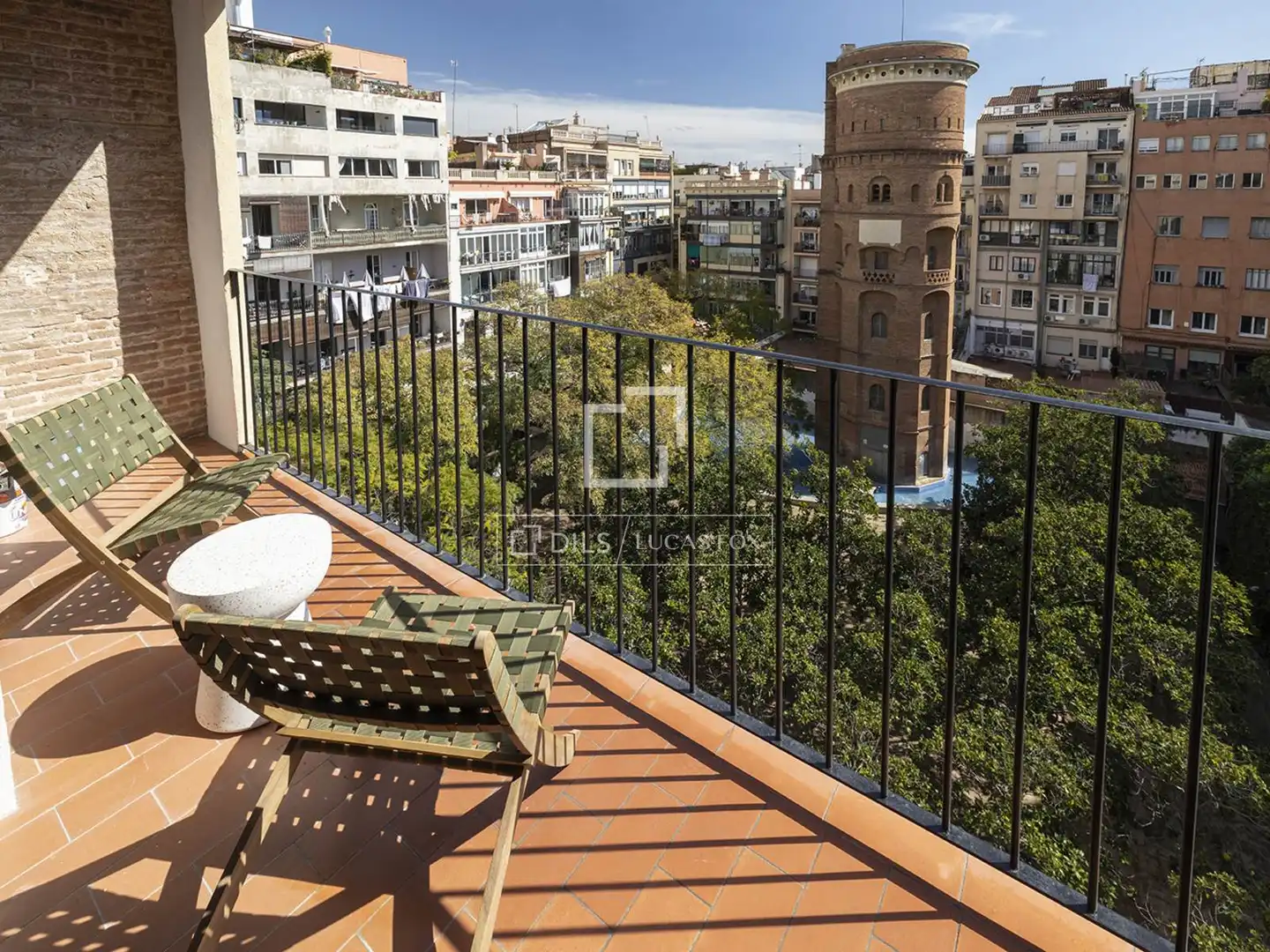 Exterior view of Flat for sale in Barcelona  with Air Conditioner, Heating and Parquet flooring