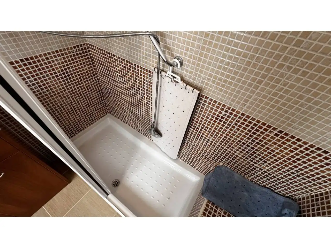 Bathroom of Detached homes for sale in Espinosa de los Monteros  with Heating, Private garden and Terrace