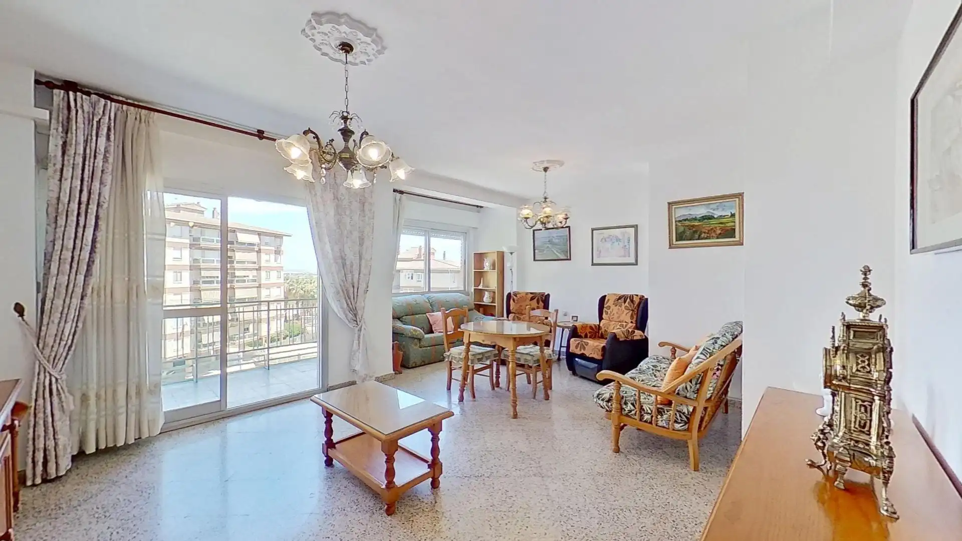 Sala d'estar de Pis en venda en Motril amb Balcó i Alarma