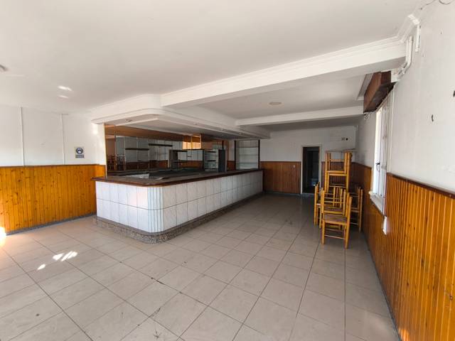 Local comercial en Alquiler en Rubiáns