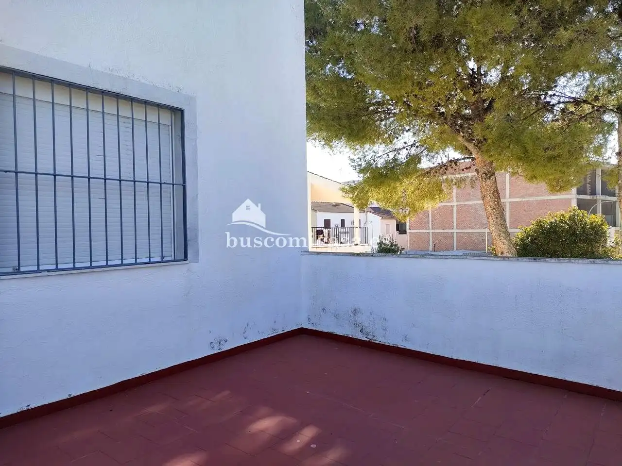 Vista exterior de Casa o xalet en venda en Mengíbar amb Aire condicionat i Terrassa