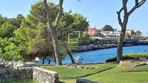 Piso en planta bajade de 3 dormitorios con terraza y zona comunitaria con piscina en venta en Calan Busquets, Ciudadela de Menorca