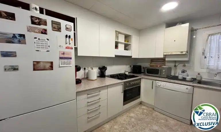 Kitchen of Flat for sale in Roses  with Heating, Terrace and Furnished