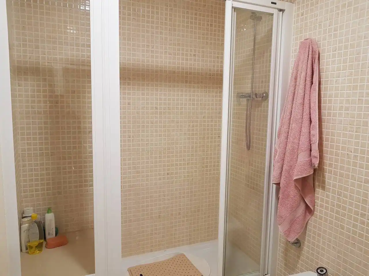 Bany de Pis de lloguer en Cubelles amb Aire condicionat, Calefacció i Terrassa