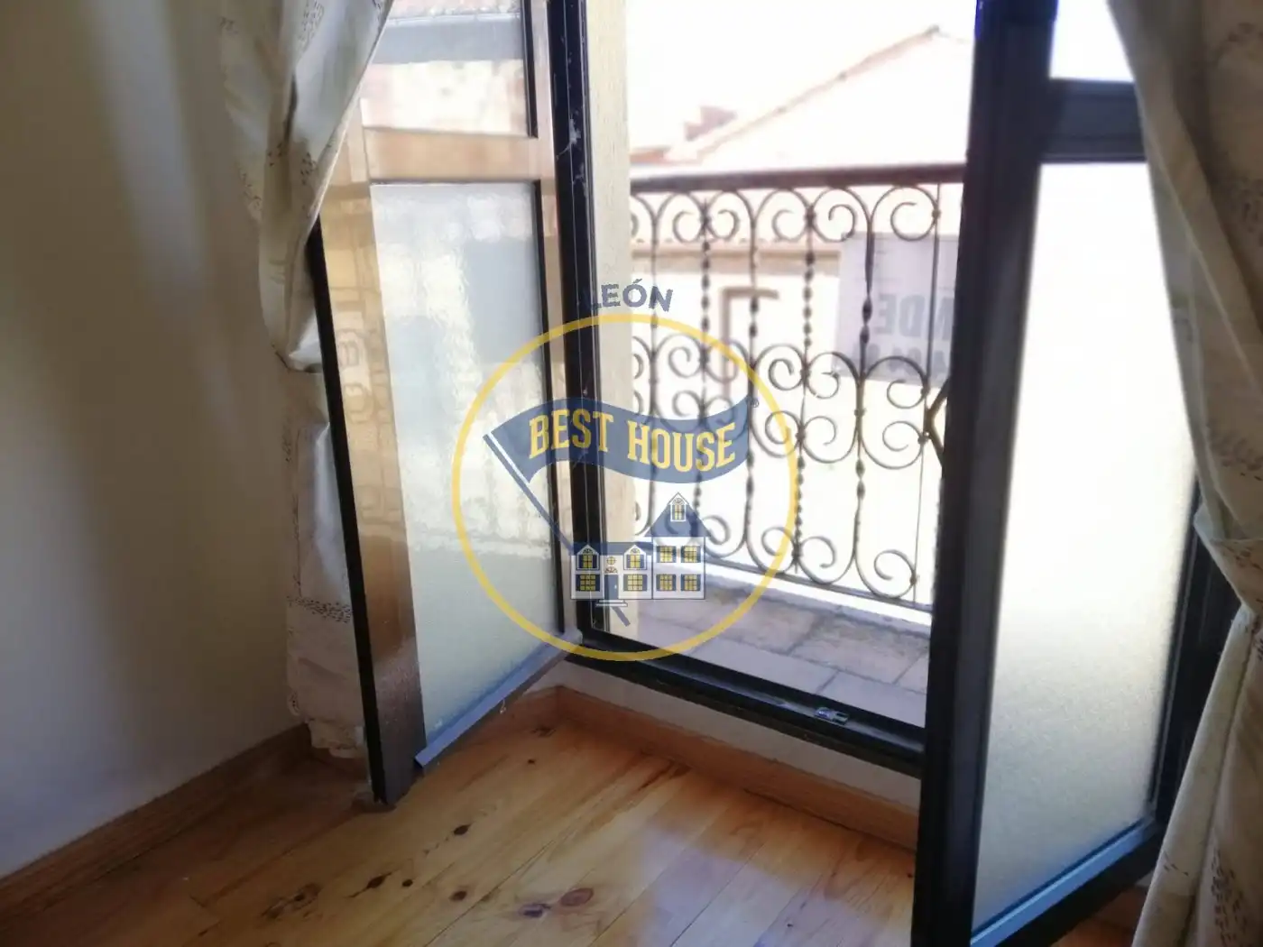 Terrassa de Casa o xalet en venda en Rioseco de Tapia amb Traster i Balcó