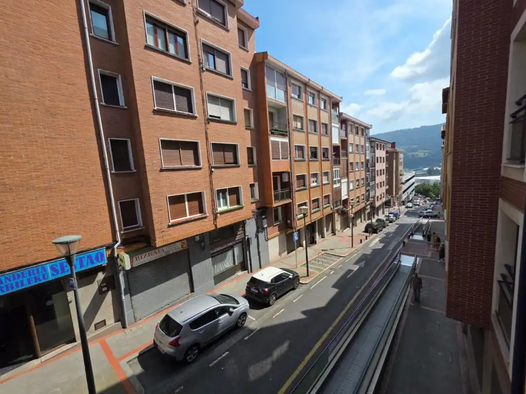 Vista exterior de Piso en venta en Sestao  con Calefacción