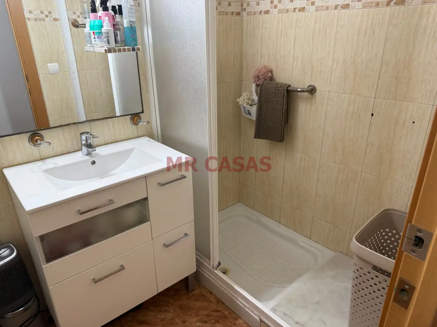 Bathroom of Flat for sale in Rubí  with Air Conditioner and Heating