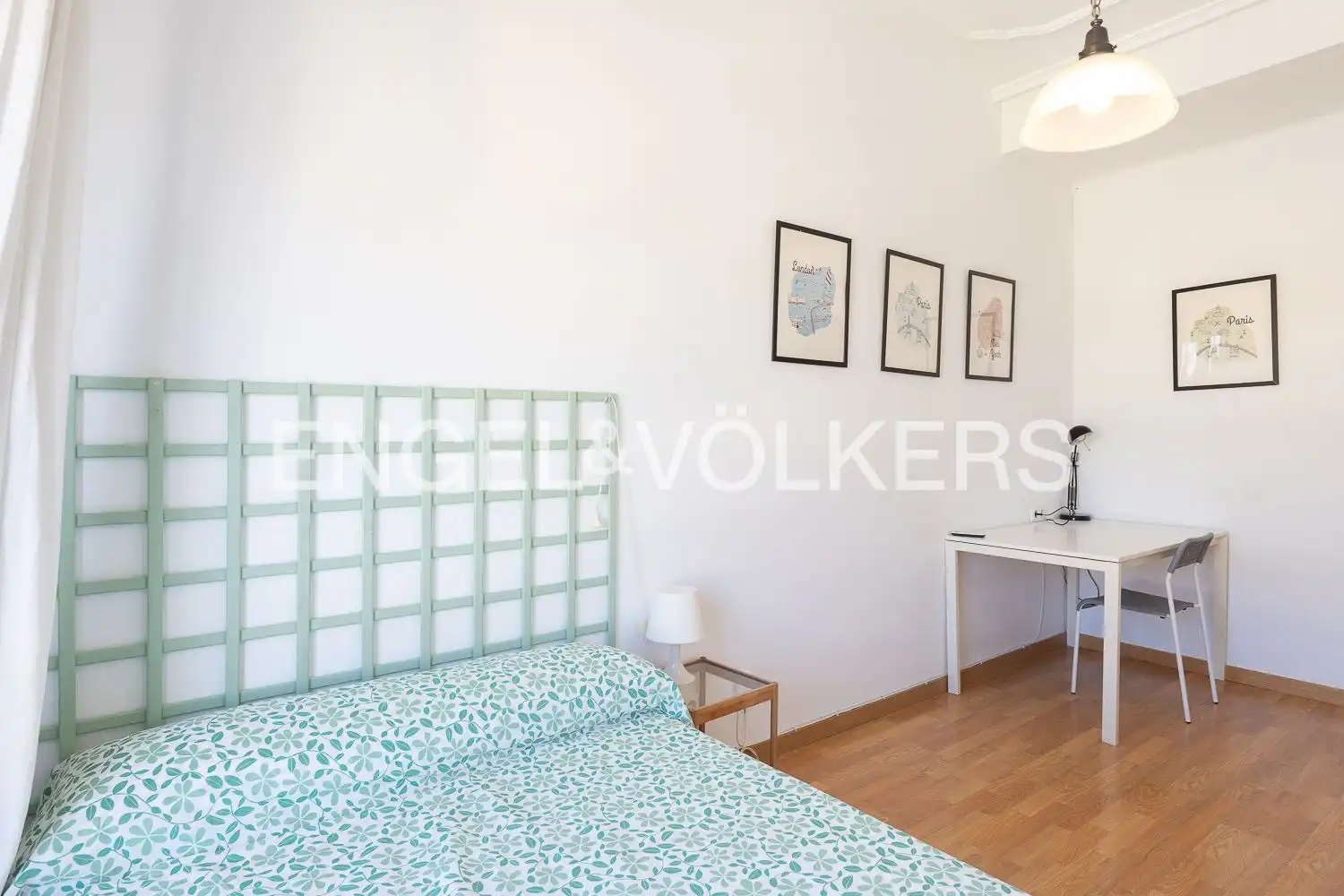 Bedroom of Flat for rent in Valencia  with Air Conditioner, Heating and Furnished