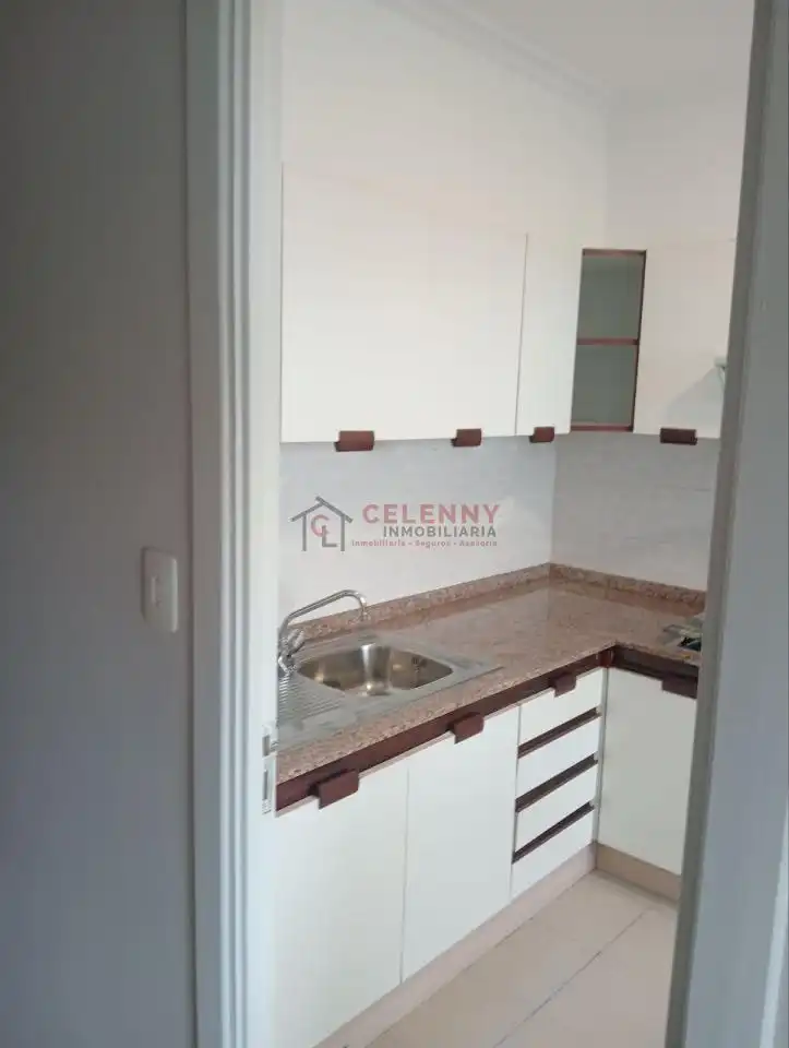 Küche von Einfamilien-Reihenhaus zur Miete in San Cibrao das Viñas mit Heizung und Balkon