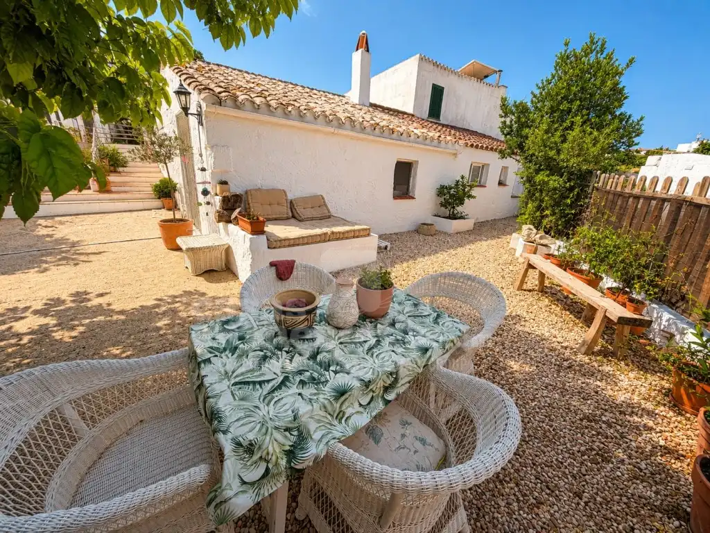 Landhaus mit Garten zum Verkauf in Es Migjorn Gran poble