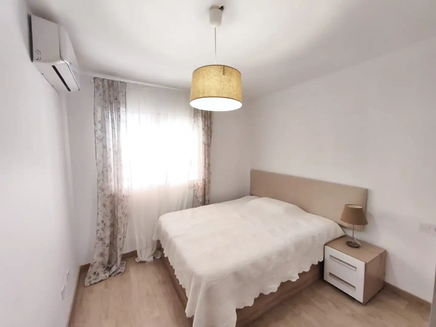 Habitación de Apartamento en venta en Cambrils con Aire acondicionado, Parquet y Terraza