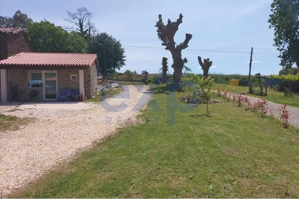 Country house zum Verkauf in Touro mit Privatgarten und Terrasse