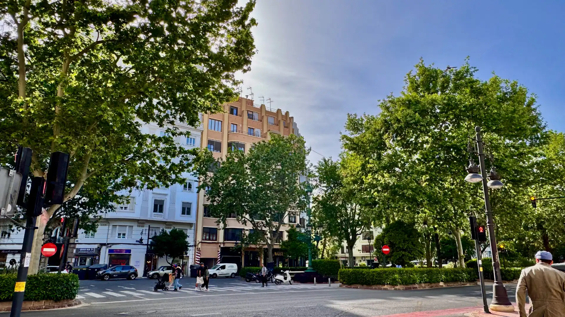 Vista exterior de Apartamento en venta en Valencia con Aire acondicionado, Calefacción y Horno