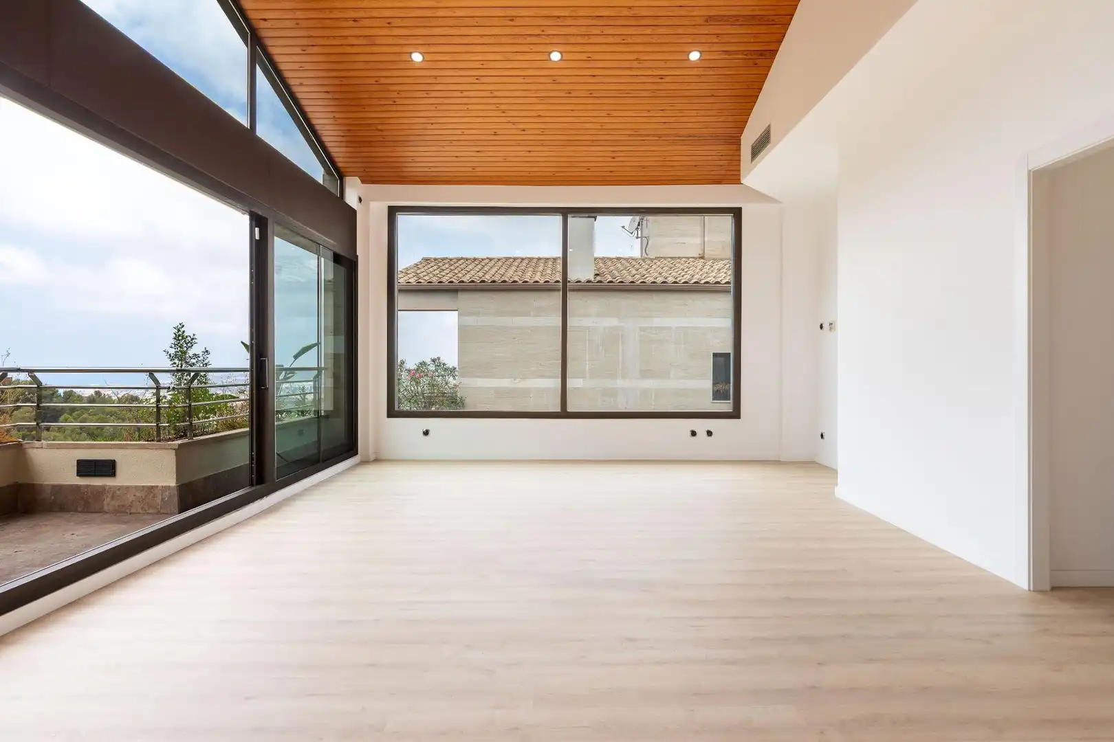 Living room of Houses for sale in Sitges  with Air Conditioner, Heating and Parquet flooring