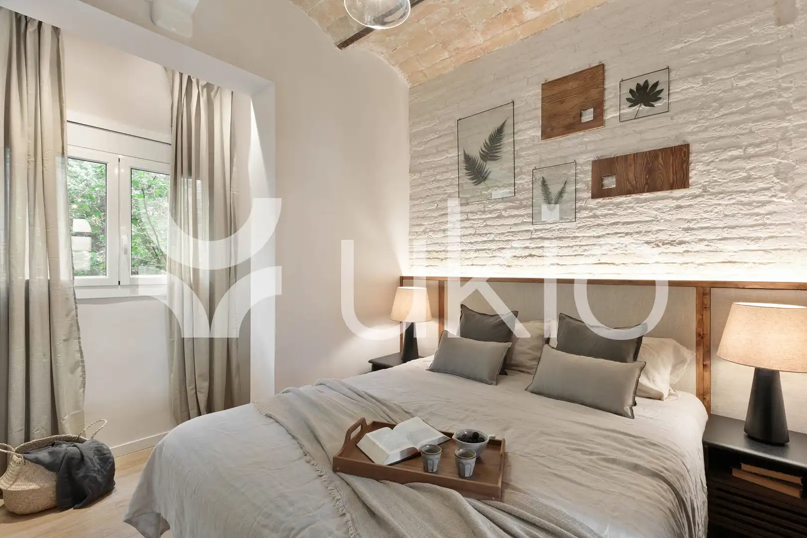 Dormitori de Apartament de lloguer en Barcelona amb Aire condicionat, Calefacció i Moblat