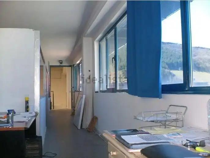 Fabrikhallen zum Verkauf in Ezcabarte
