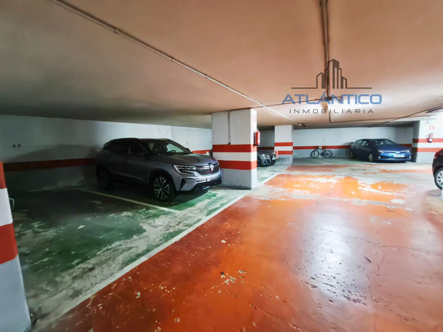 Aparcament de Garatge en venda en A Coruña Capital  amb Alarma