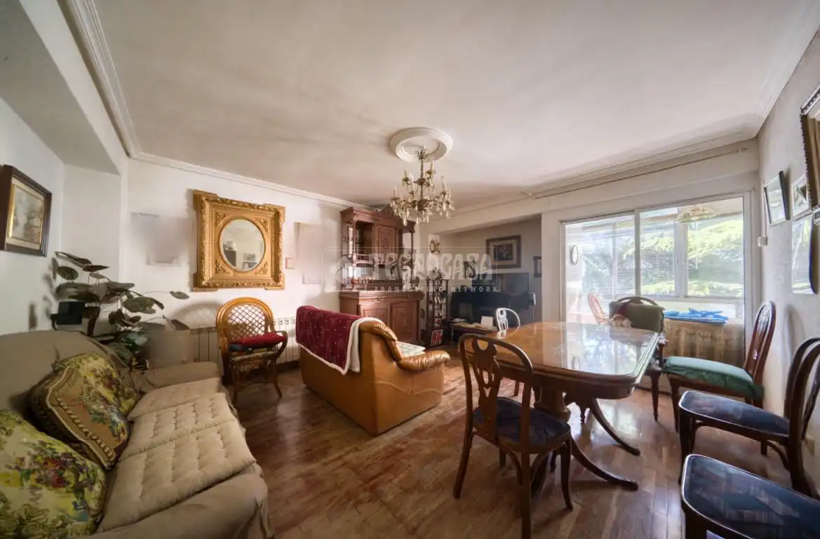 Sala d'estar de Pis en venda en Valladolid amb Calefacció, Parquet i Terrassa