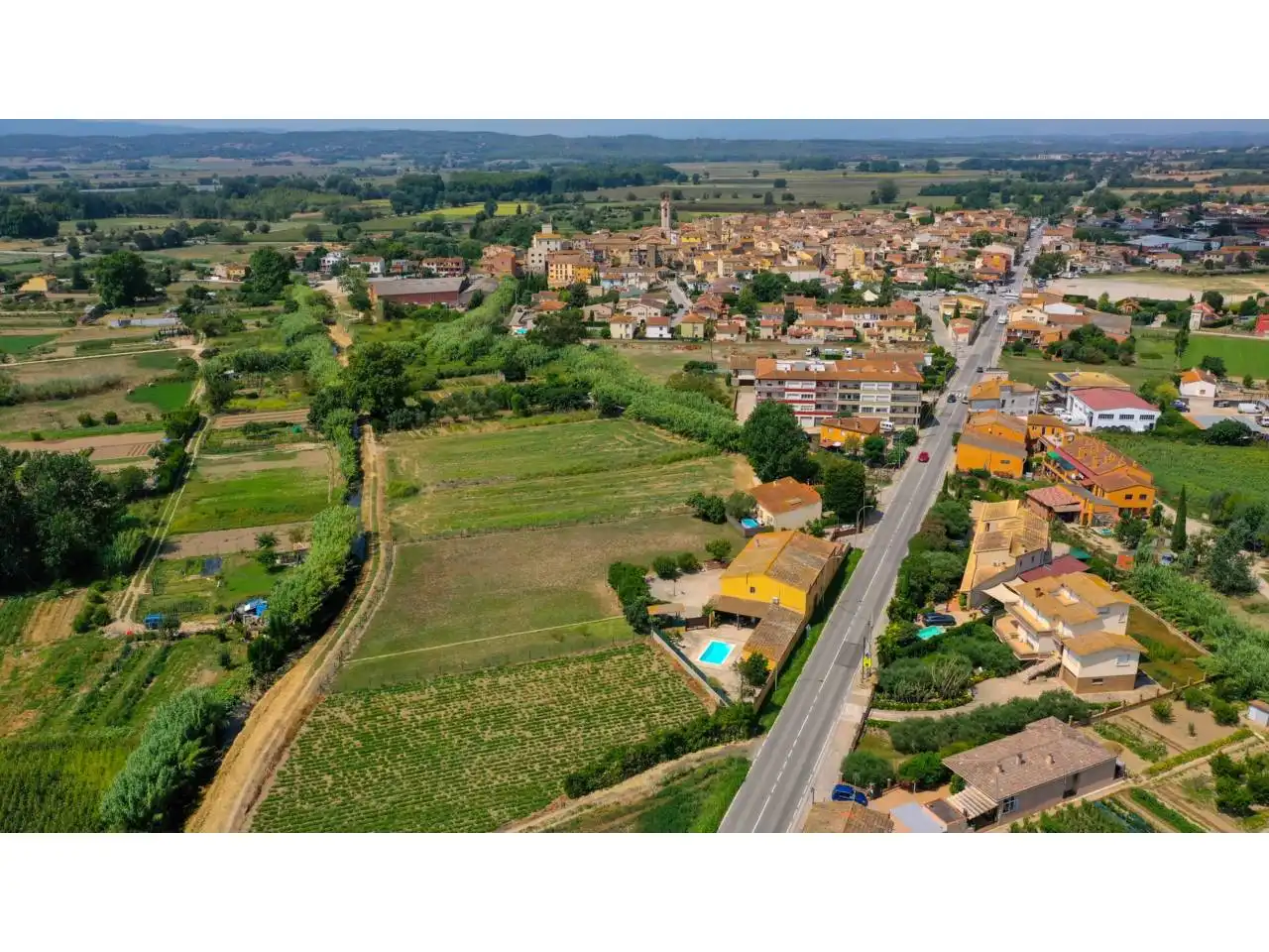 Country homes for sale in Verges  with Air Conditioner, Private garden and Terrace