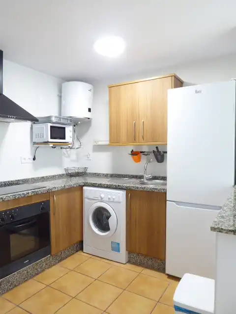 Küche von Wohnungen zur Miete in Vélez-Málaga mit Terrasse, Abstellraum und Möbliert