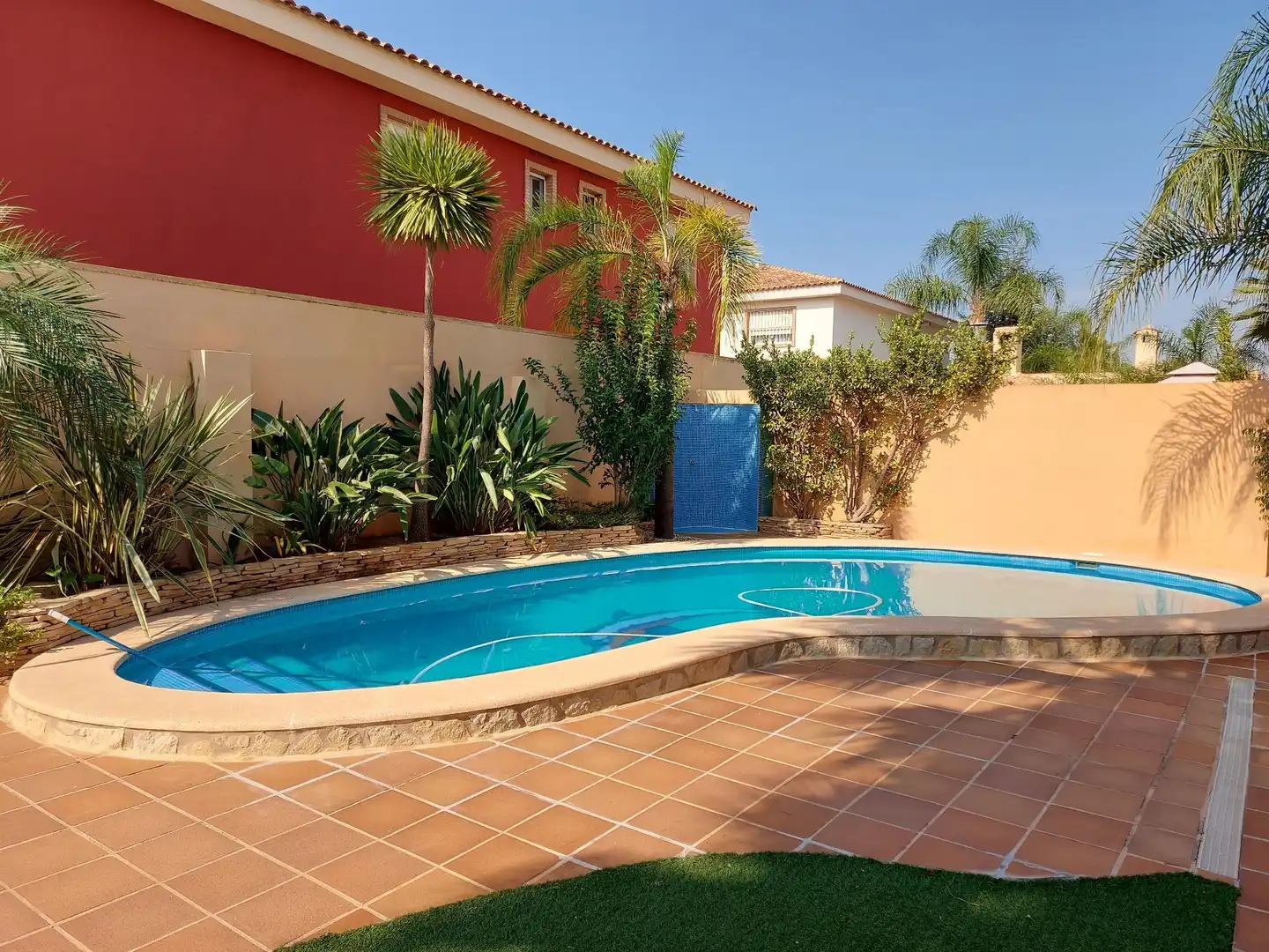 Swimming pool of Houses for sale in La Pobla de Vallbona  with Air Conditioner, Heating and Private garden