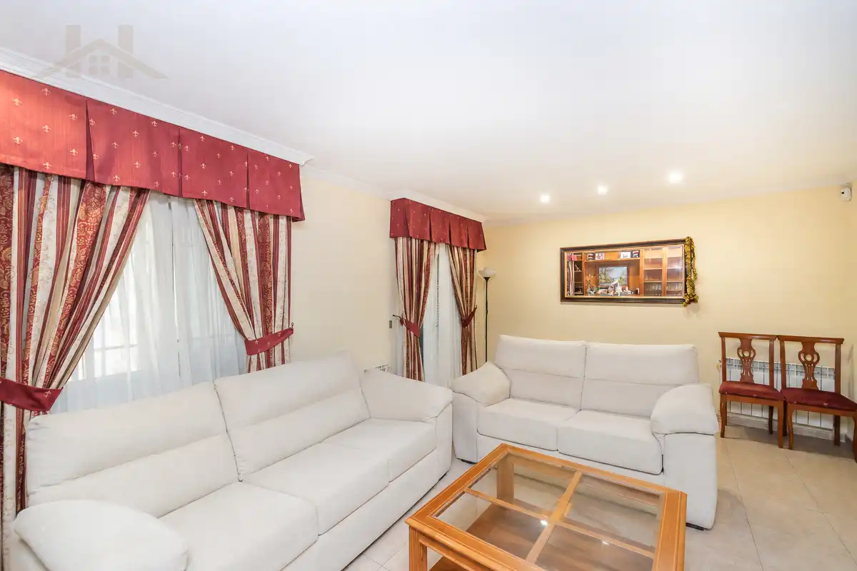 Sala d'estar de Casa o xalet en venda en Collado Mediano amb Terrassa i Traster