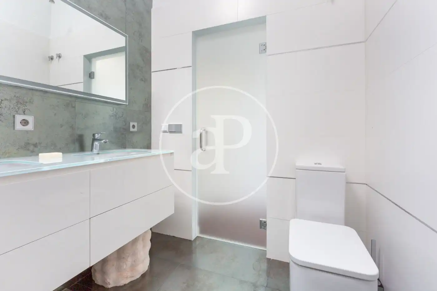 Badezimmer von Dachboden zum Verkauf in Valencia mit Klimaanlage, Heizung und Terrasse