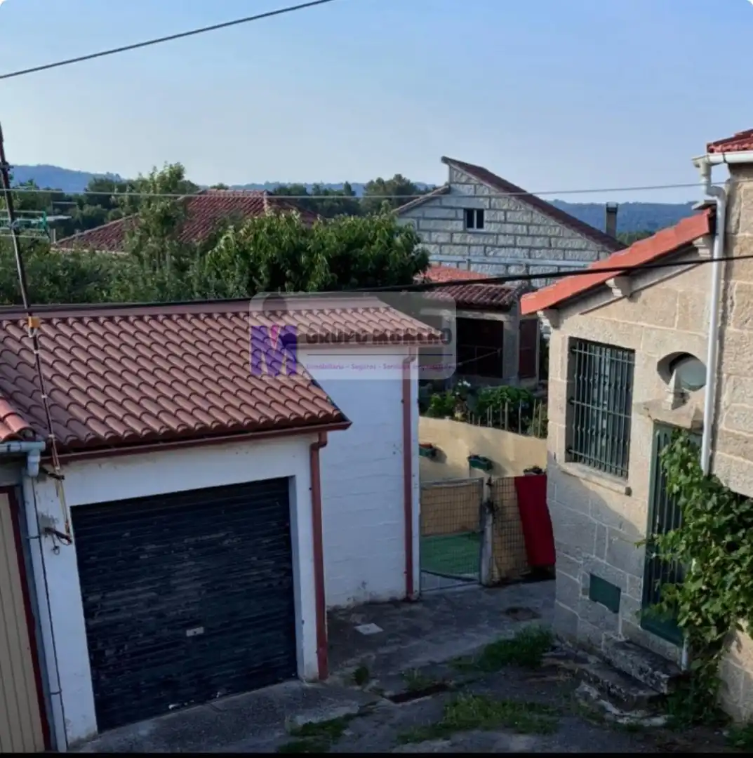 Casa adosada en venta en Allariz con Calefacción, Jardín privado y Amueblado