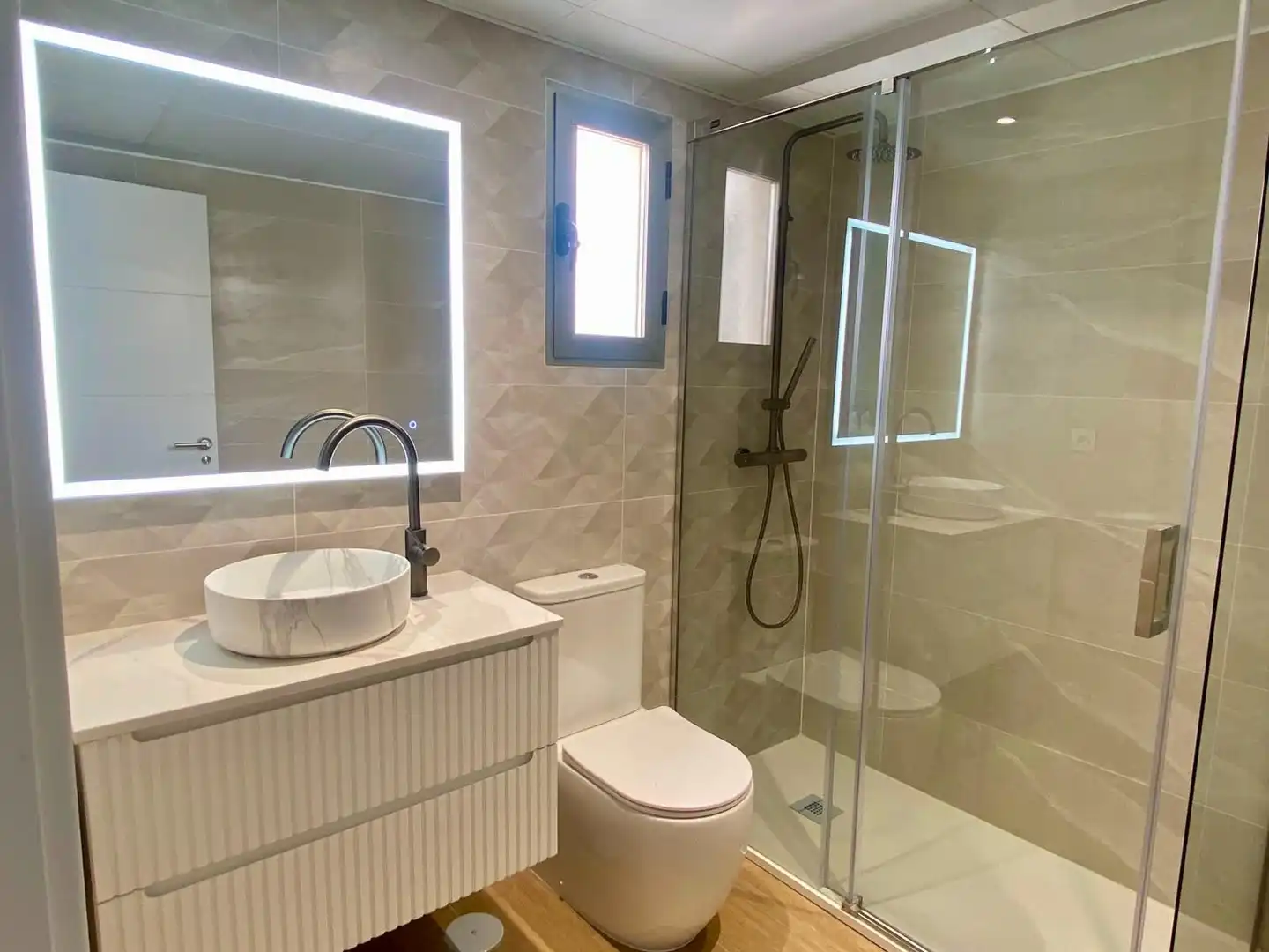 Badezimmer von Dachboden zum Verkauf in Murcia mit Klimaanlage, Terrasse und Balkon