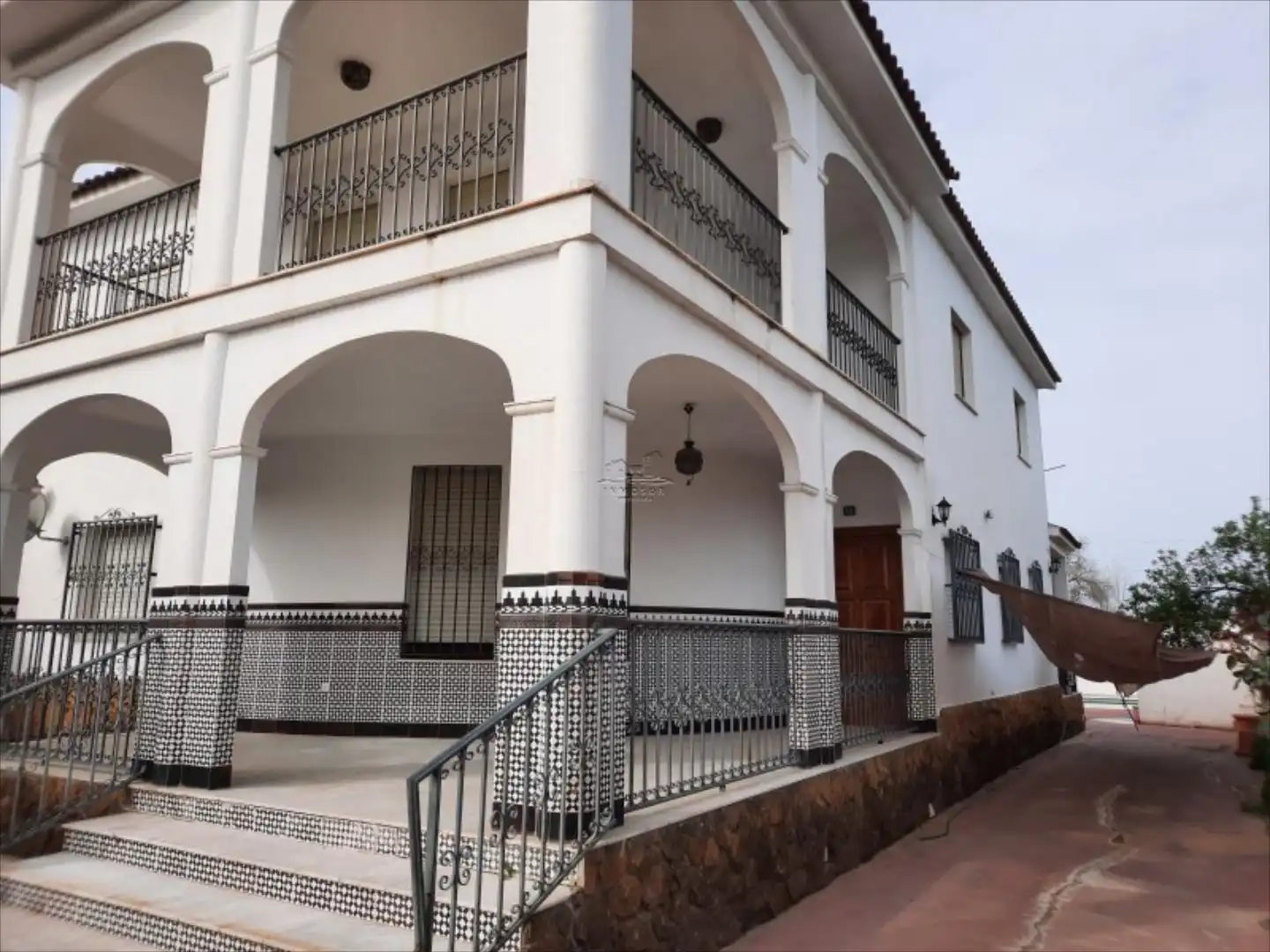 Vista exterior de Casa o chalet en venta en Lucena con Terraza, Trastero y Piscina