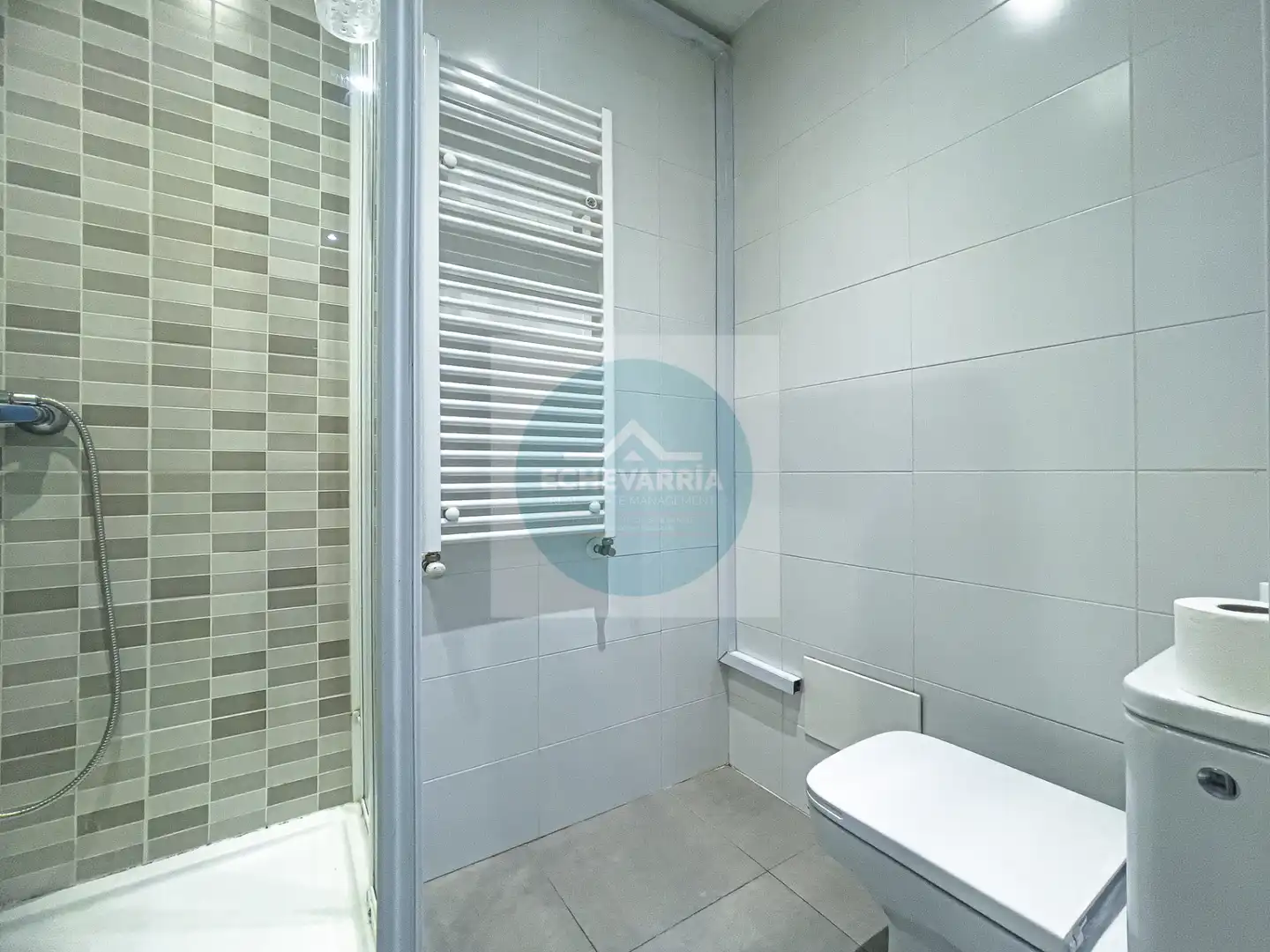 Bathroom of Flat for rent in Madrid  with Heating, Furnished and Oven