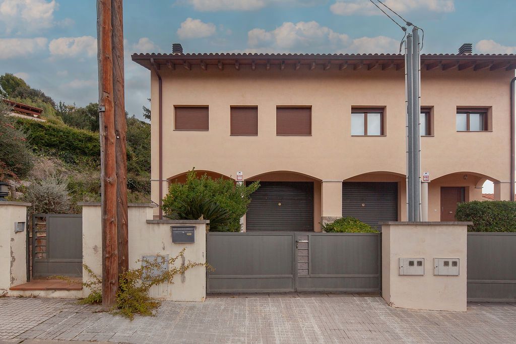 Vista exterior de Casa adosada en venda en Bigues i Riells del Fai