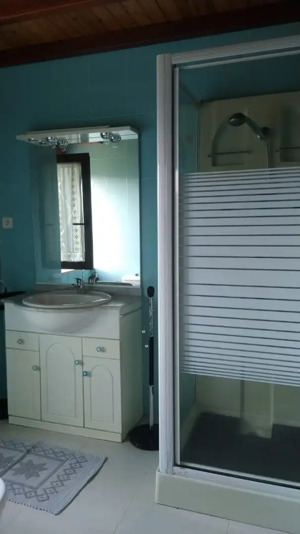 Baño de Casa o chalet en venta en Cariño con Jardín privado, Parquet y Terraza