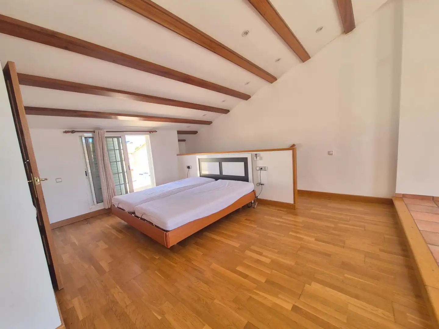 Habitación de Casa adosada de alquiler en Manises con Aire acondicionado, Terraza y Amueblado