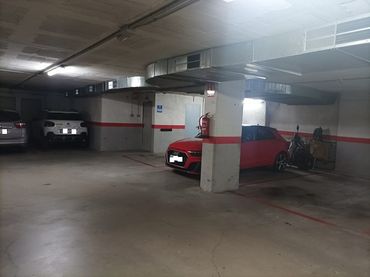 Individuel avec ascenseur à vendre à Carrer de Salvador Cruxent 11