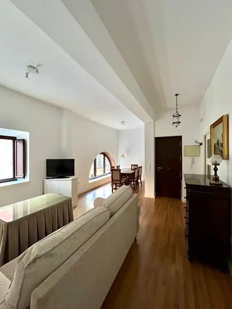 Living room of Flat for rent in Sevilla  with Air Conditioner, Parquet flooring and Furnished