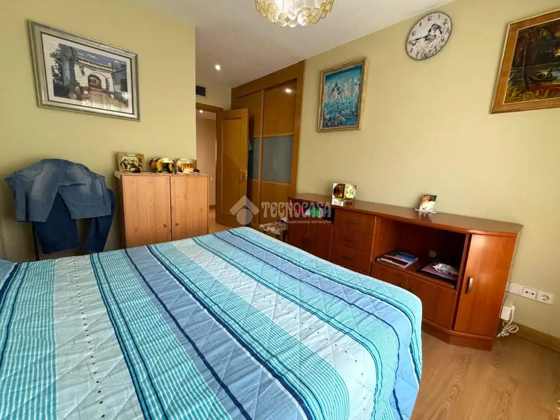 Habitación de Piso en venta en Madrid con Trastero