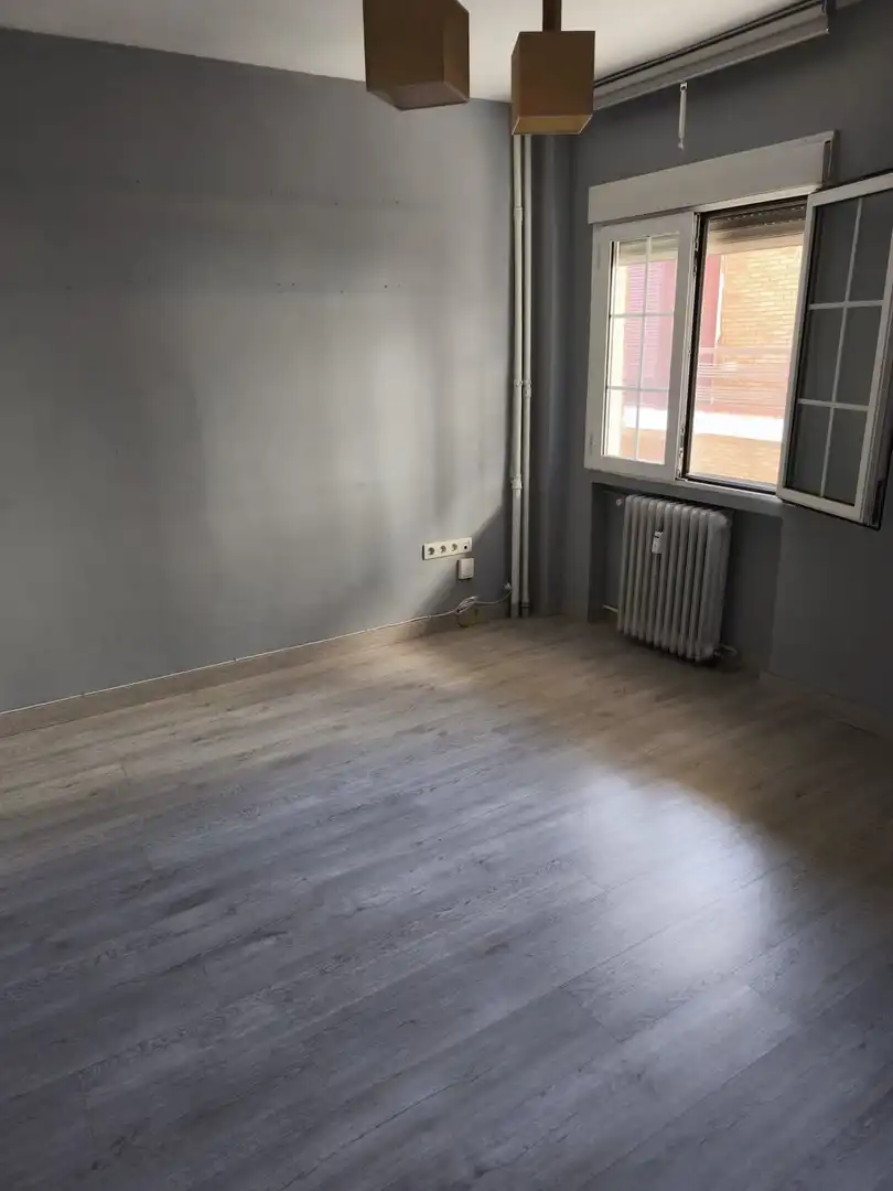 Habitación de Piso en venta en Valdepeñas con Aire acondicionado y Calefacción