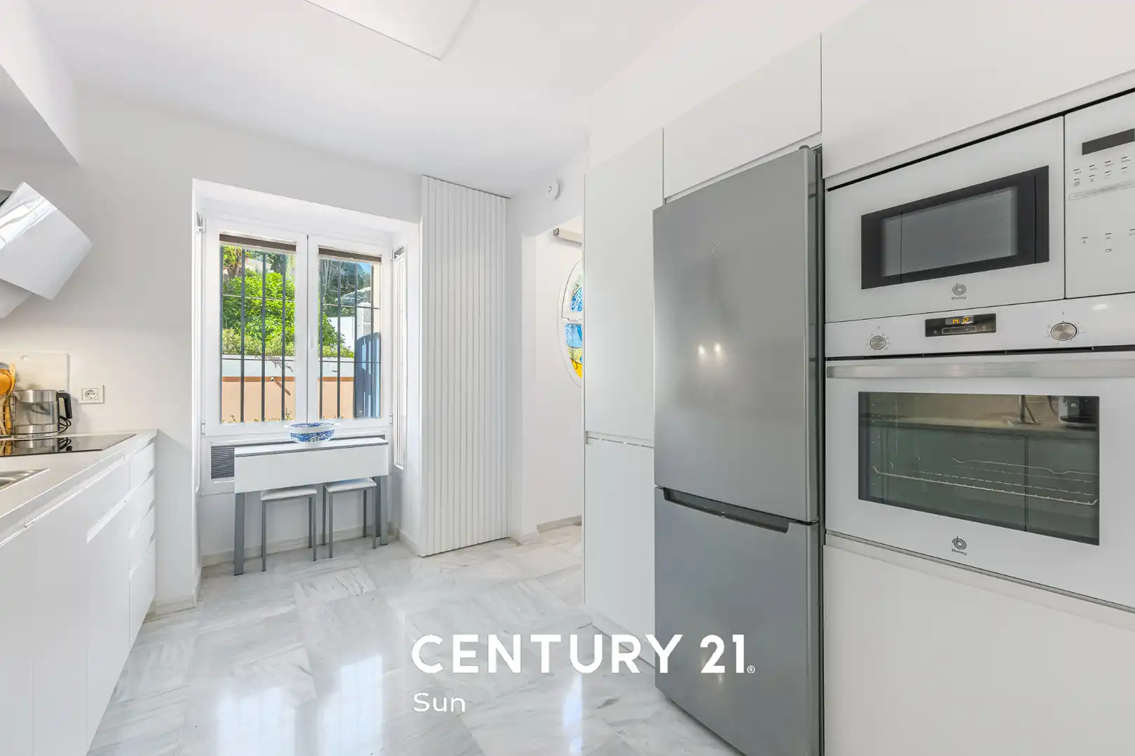 Cocina de Casa adosada en venta en Marbella con Aire acondicionado, Calefacción y Jardín privado