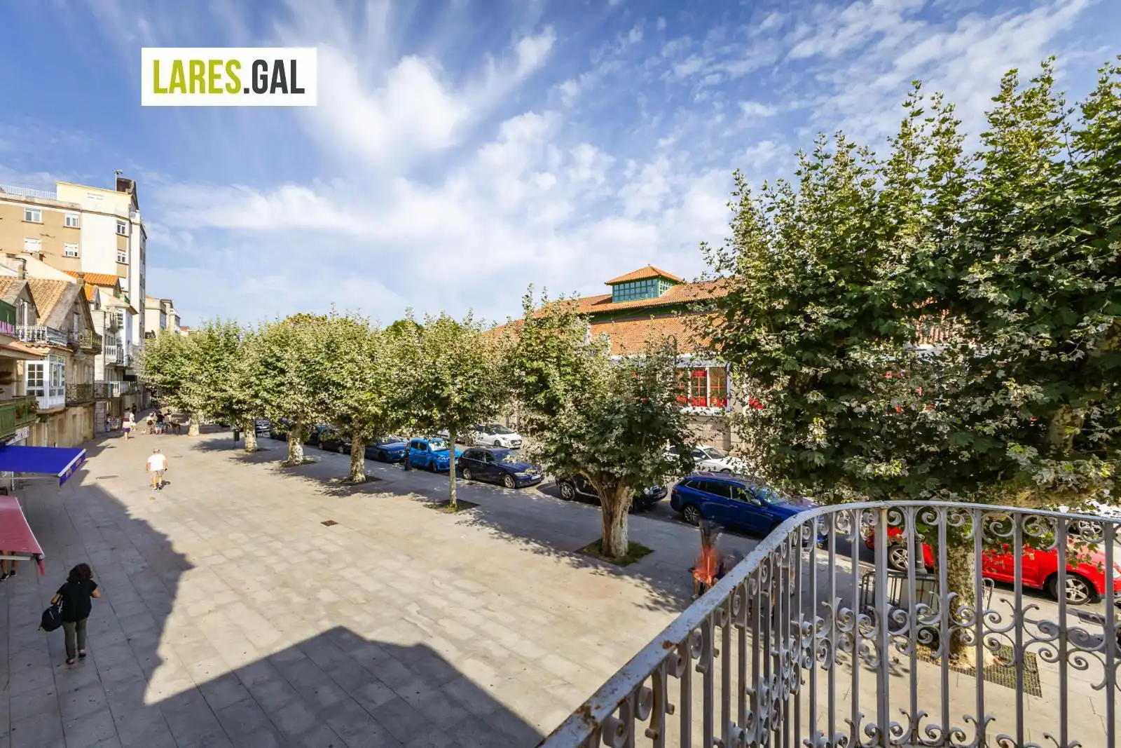 Vista exterior de Casa o xalet en venda en Cangas  amb Terrassa i Traster