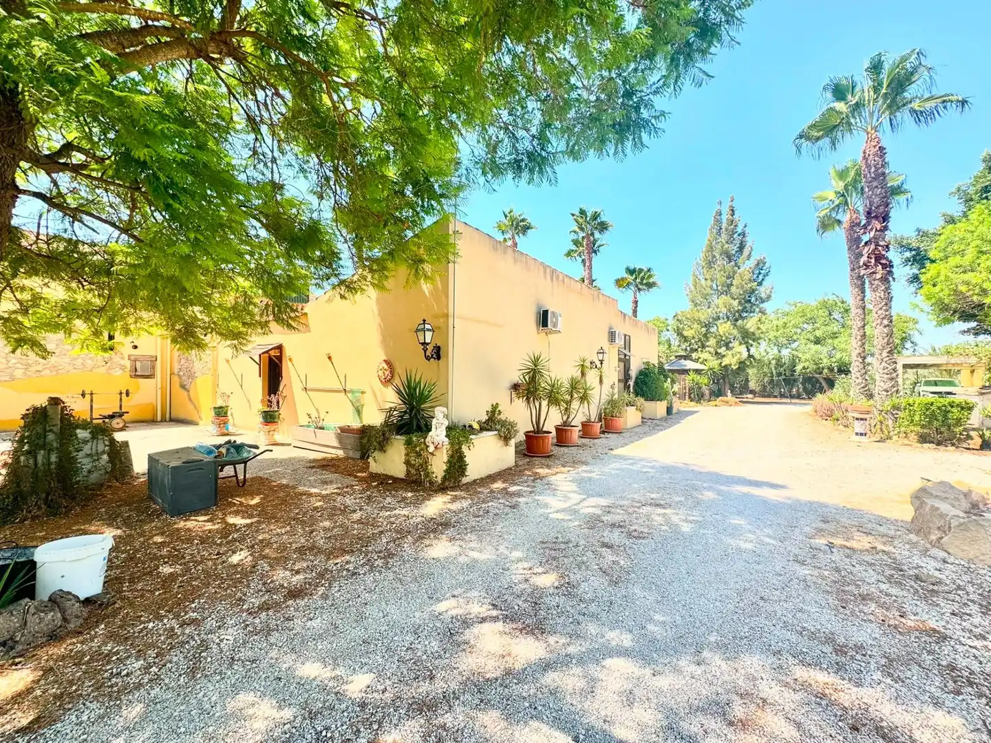 Vista exterior de Casa o xalet en venda en Elche / Elx amb Aire condicionat, Jardí privat i Terrassa