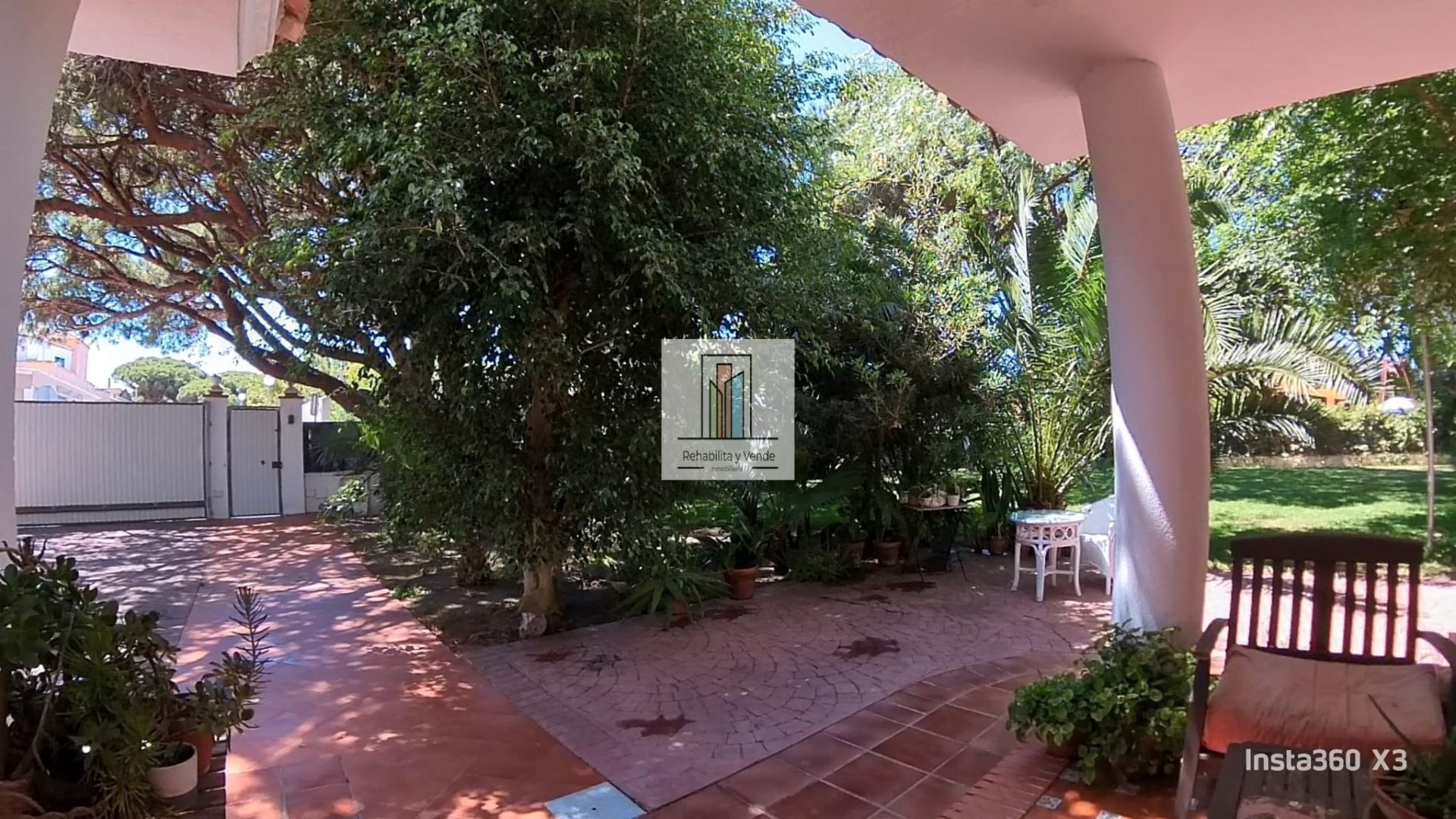 Jardí de Casa o xalet en venda en Chiclana de la Frontera amb Jardí privat, Terrassa i Traster